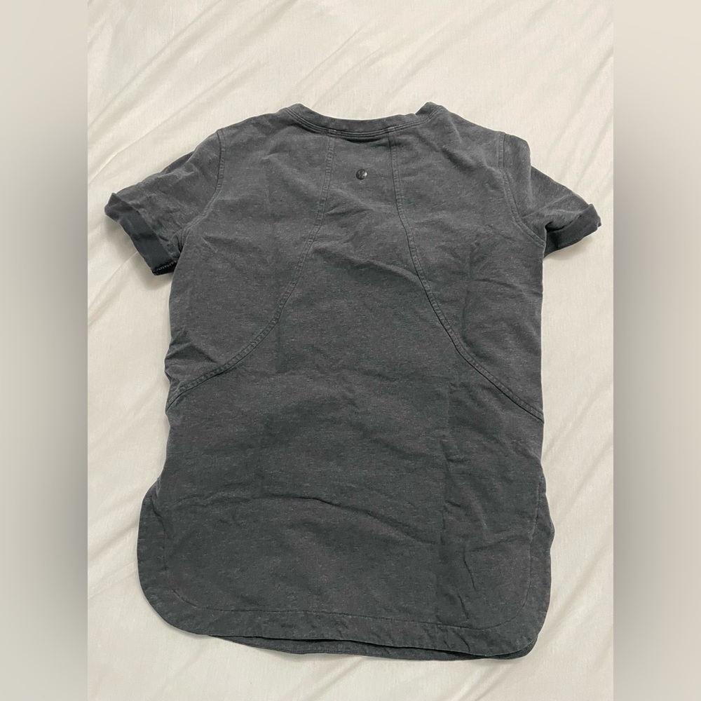 Lululemon Short Sleeve Shirt Grey Size 4